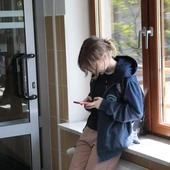 MEN chce zakazu telefonów w podstawówkach. Projekt ustawy wkrótce w rządzie