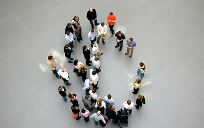 Społeczeństwo równoległych prawd. Czy istnieje jeszcze opinia publiczna?