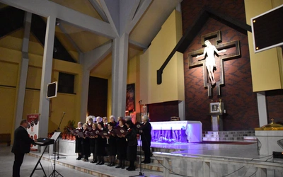 Ciechanów. Ze śpiewem za Ukrzyżowanym