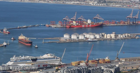 Statki cumujące w Kapsztadzie