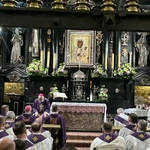 Maturzyści u Matki