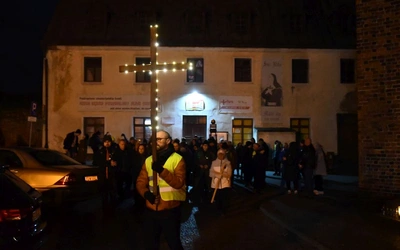 W ciszy i ciemności za krzyżem z Sulechowa do Świebodzina