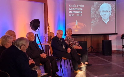 Jak ognia unikał oficjalnych życzeń, pompy i fanfar na swoją cześć