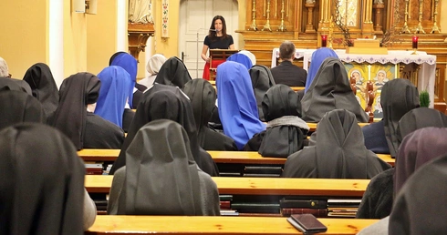 "Powstań i świeć" - rekolekcje dla sióstr zakonnych, które prowadzą do prawdy i wolności