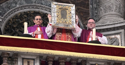 Wystawiono chustę św. Weroniki w Watykanie