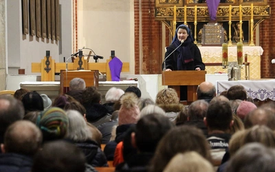 S. Pudełko we Wrocławiu: Zapach raju jest w nas silniejszy niż odór grobu