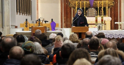 S. Pudełko we Wrocławiu: Zapach raju jest w nas silniejszy niż odór grobu