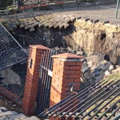 Będzin. Zapadlisko na prywatnej posesji