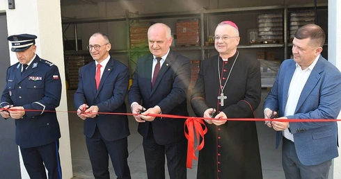 Nowy magazyn żywności Caritas w Gorzowie Wlkp. już gotowy, poświęcony i otwarty