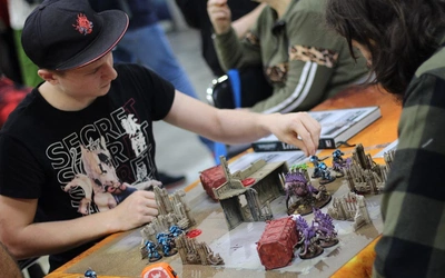 Relacje przy planszy