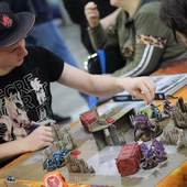 Relacje przy planszy