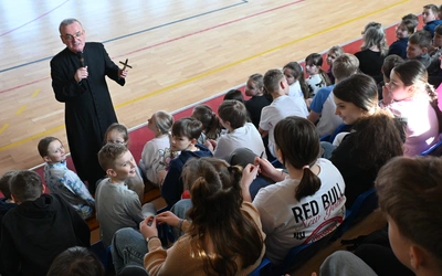 Miętustwo. Nauki rekolekcyjne w kościele i w szkole
