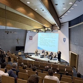 Katowice. Debata "Prorocy nie umierają bezowocnie" na Wydziale Teologicznym