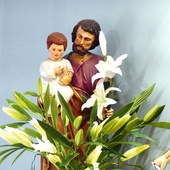 Figura patrona w kaplicy ośrodka.