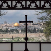 Widok na starą Jerozolimę z okna kościoła Dominus flevit (łac. Pan zapłakał).