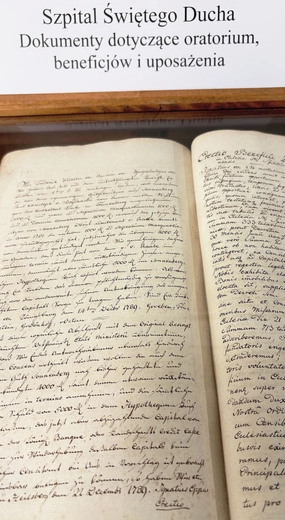 Na przygotowanej wystawie można było zobaczyć archiwalia dotyczące funkcjonowania szpitala.