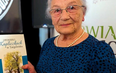 Anna Wójtowicz z najnowszą książką o pięciu kapliczkach w Targowisku.