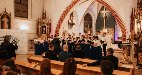 Śpiewem weszli w tajemnicę męki