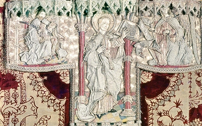 Haftowana płaskorzeźba