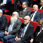 Od oporu do niepodległości