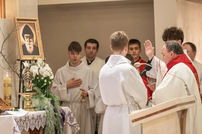Wprowadzenie relikwii św. Szarbela