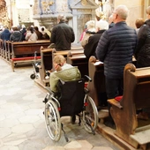 Droga Krzyżowa z osobami chorymi i z niepełnosprawnościami w archikatedrze wrocławskiej