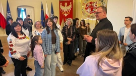 Wdowy i dzieci z Ukrainy w Polsce: pielgrzymka, która leczy rany