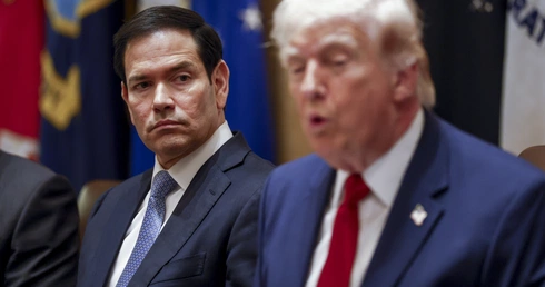 Marco Rubio (z lewej)