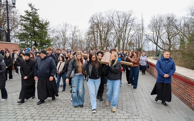 Maturzyści zawierzyli Bogu swoją przyszłość