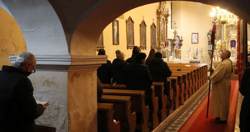 Droga Krzyżowa w Chomiąży