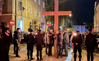 On był samotny w tej drodze