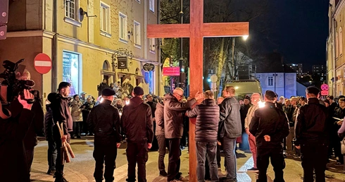 On był samotny w tej drodze