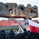 Między cierpieniem a nadzieją