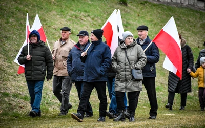 Między cierpieniem a nadzieją
