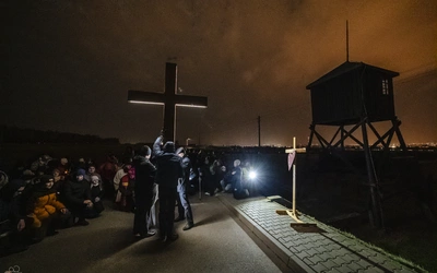 W cieniu historii i krzyża