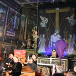 Koncert pod zasłonami 