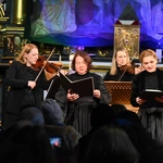 Koncert pod zasłonami 