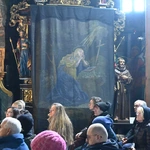 Koncert pod zasłonami 