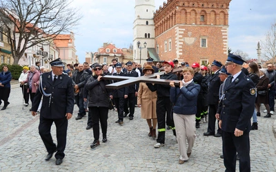 Wpatrzeni w Ukrzyżowanego