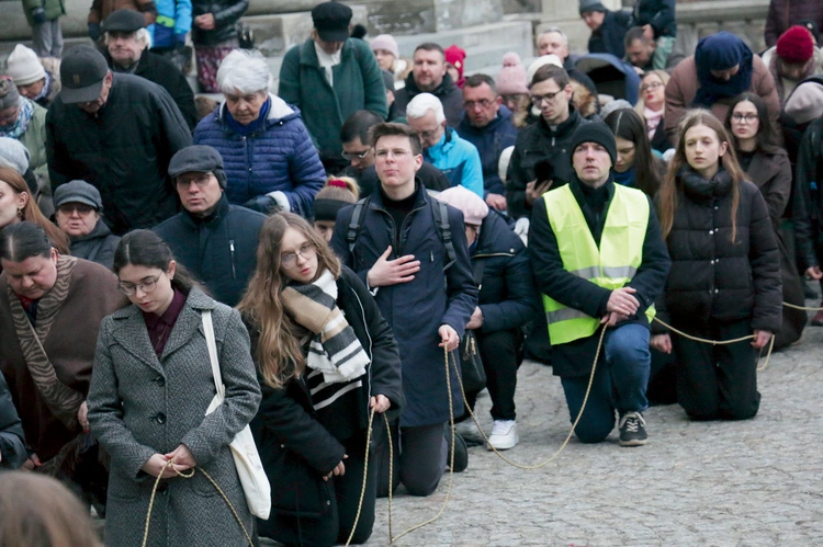 Za uzależnionych modlą się co roku na Starym Mieście w Lublinie. 