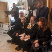 Wydarzenie przygotowała dorosła grupa Alchemii Teatralnej. 