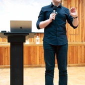 Podczas marcowego spotkania konferencje wygłosił Karol Sobczyk. 