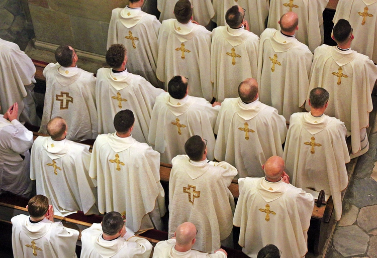 Nowe gremium funkcjonuje niezależnie od hierarchii i otrzymało pełną swobodę działania. 