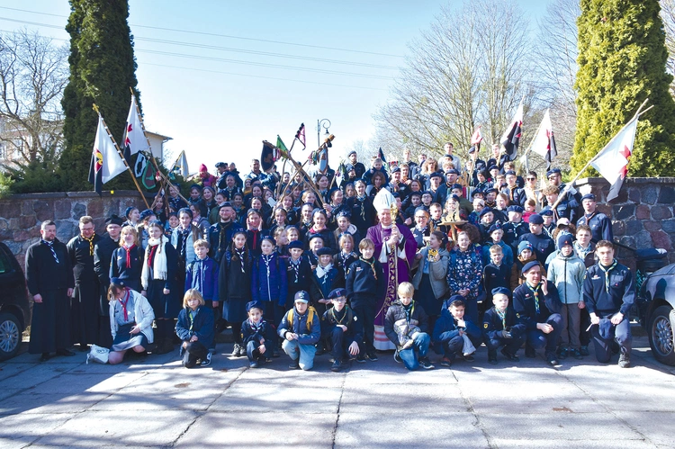 Okazją  do spotkania  ze Skautami Europy było coroczne zawierzenie Federacji Skautingu Europejskiego Najświętszej Maryi Pannie, które odbyło się w katedrze oliwskiej.  Mszy św. przewodniczył bp Wiesław Szlachetka.