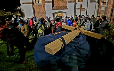 Nocna Droga Krzyżowa mężczyzn