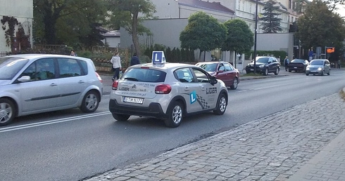 Koniec z placem manewrowym na egzaminie na prawo jazdy?  "Egzamin musi nadążać za rzeczywistością"