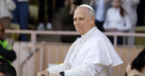 Wielki Piątek: Papież będzie niósł krzyż w Koloseum