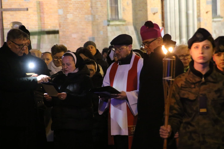 Płock. Droga Krzyżowa na Starówce