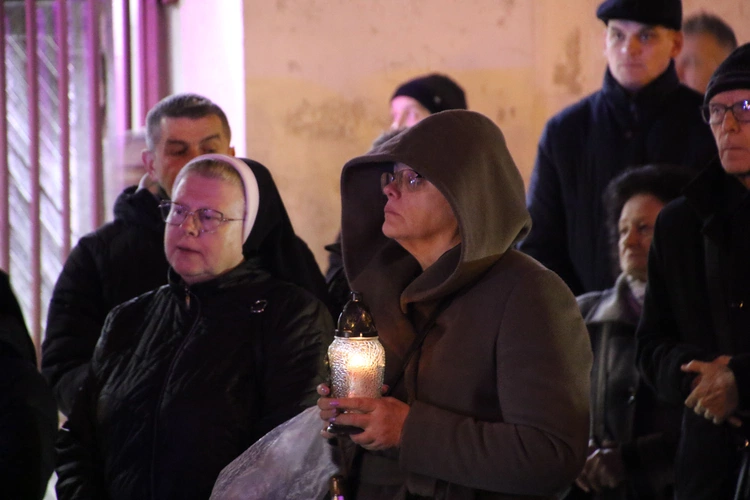 Płock. Droga Krzyżowa na Starówce