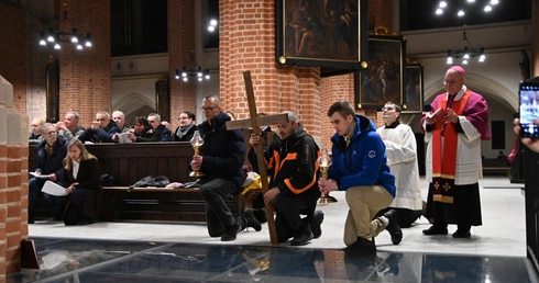 Droga Krzyżowa z Domem Nadziei